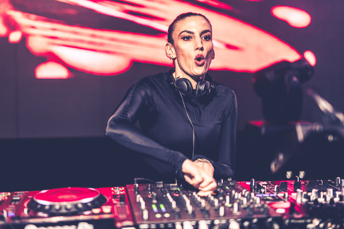 Loading... just a sec